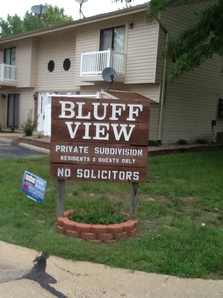 2572 Bluff View Dr - Photo 3 of 3