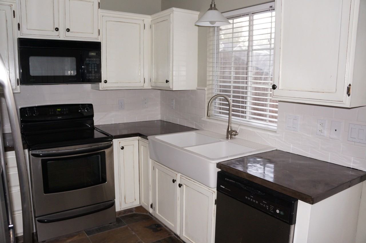 2325 W 610 N - Photo 3 of 15