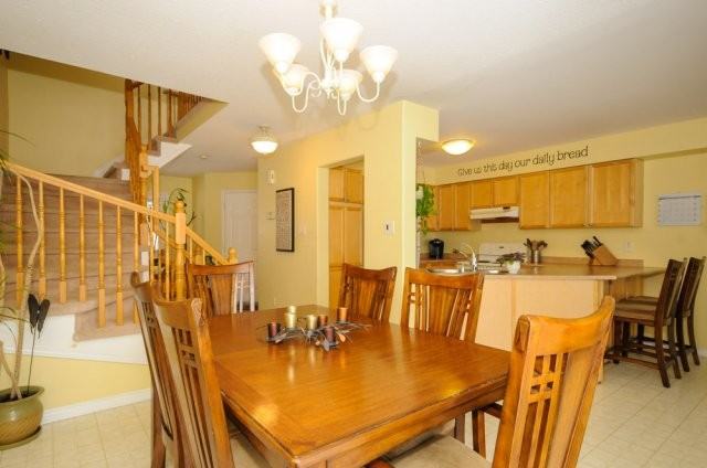 43 Newcastle Ave - Photo 3 of 9