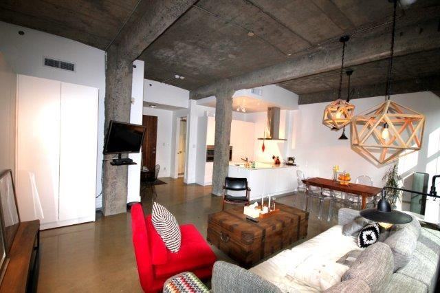 1070 Rue de Bleury #403