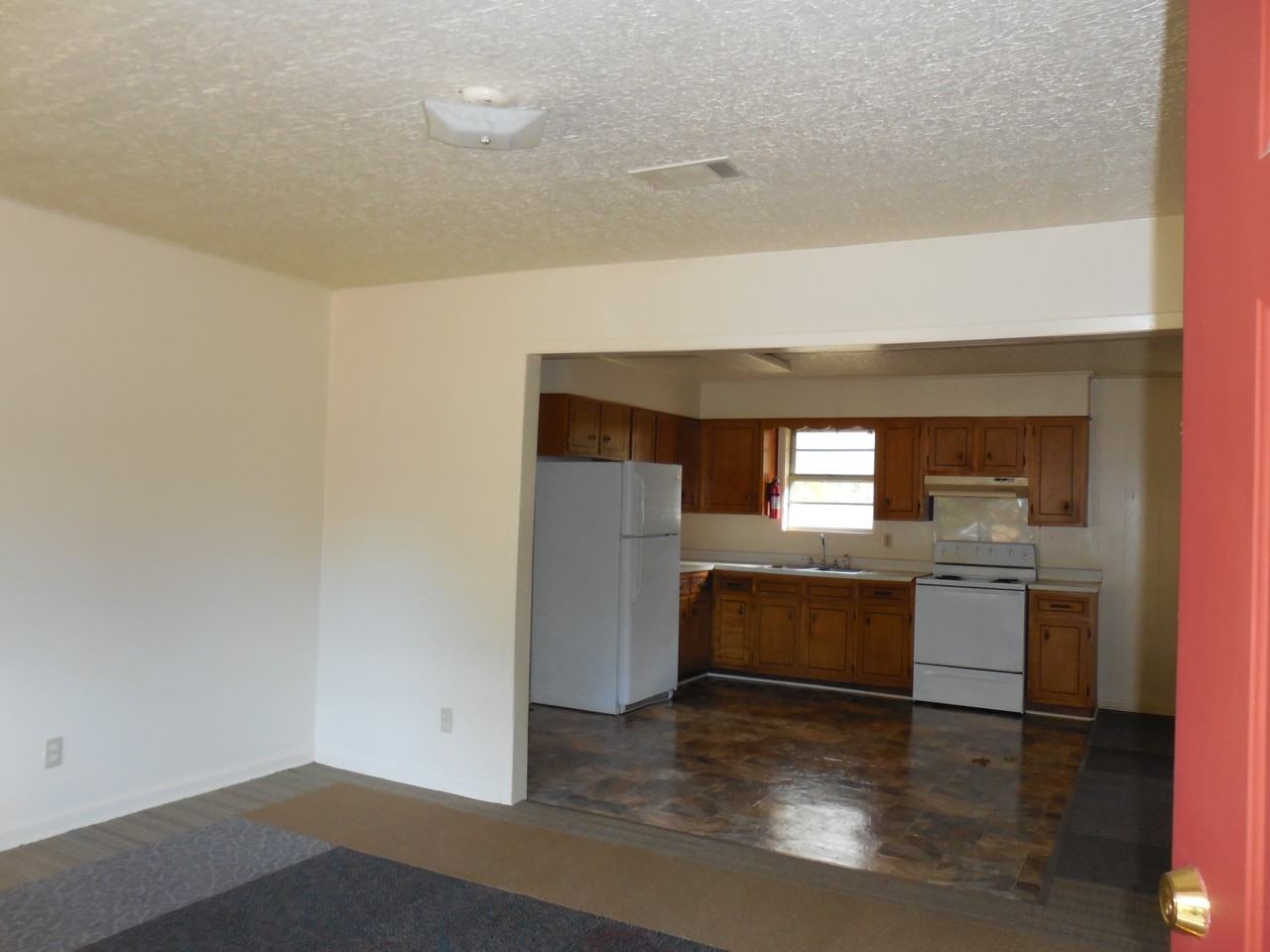 177 Churchill Cir - Photo 2 of 8