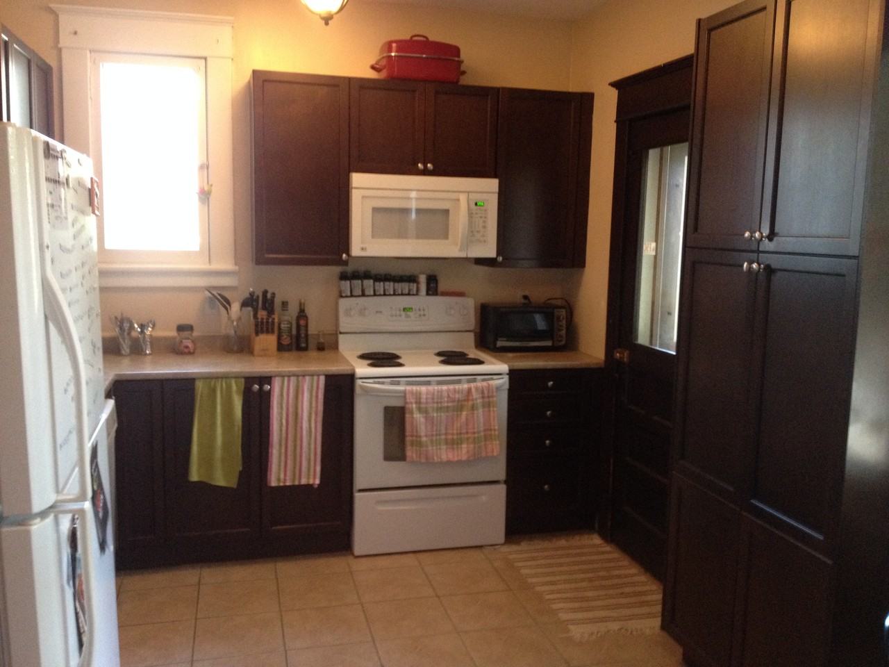 385 Riverdale Ave #385 - Photo 3 of 8