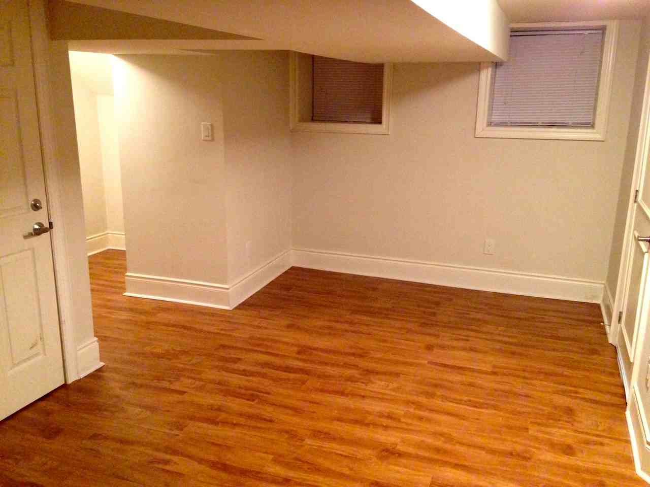 142 Hilton Ave - Photo 3 of 8