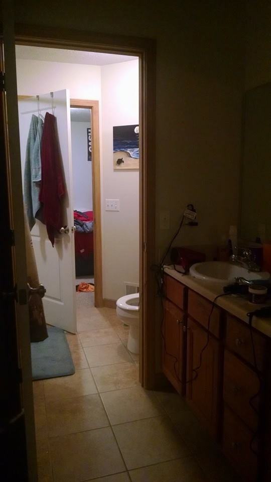 605 Shore Dr - Photo 3 of 3