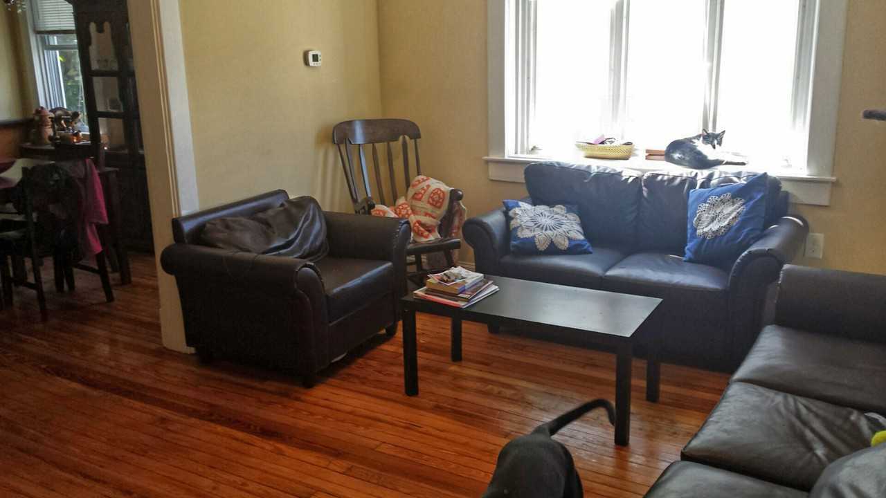 4505 Mainfield Ave - Photo 3 of 7