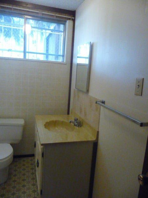 10609 155 St NW - Photo 3 of 3