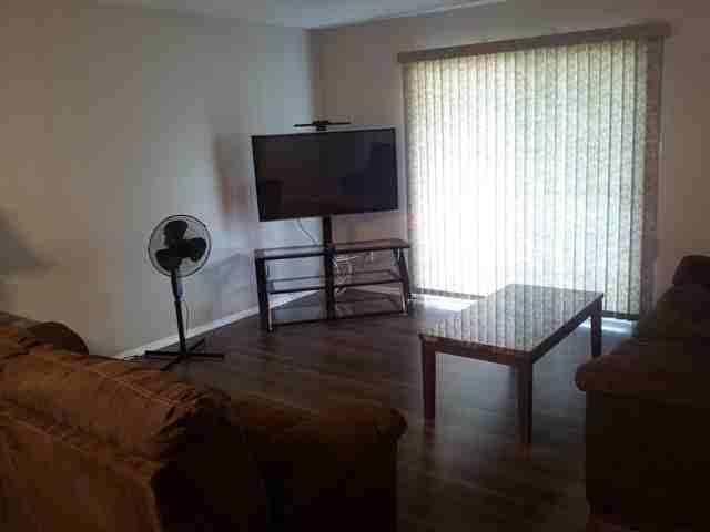 903 9 St - Photo 3 of 11