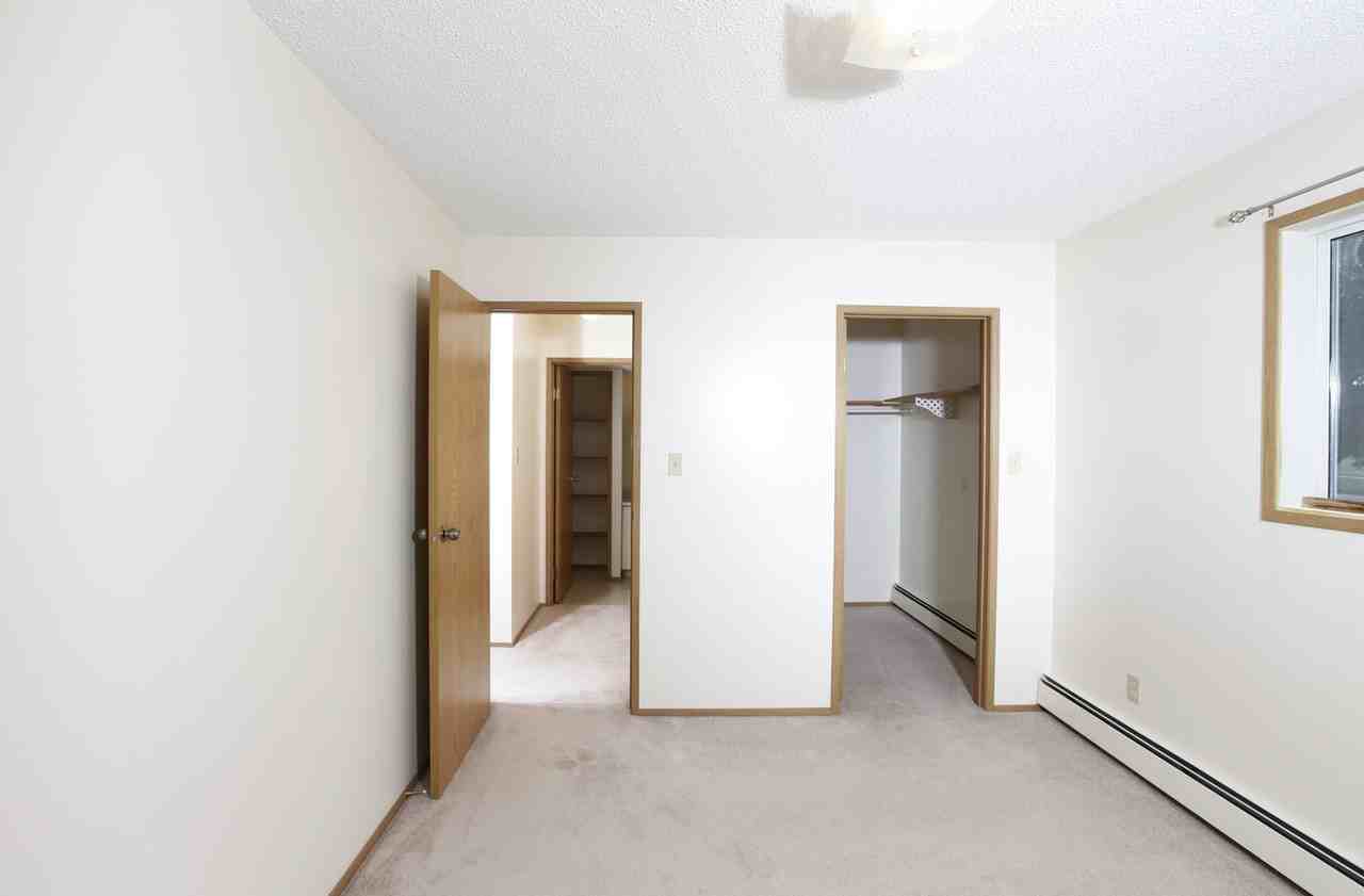 1804 15 St E - Photo 3 of 3