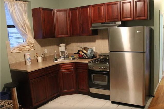 498 Jefferson Ave - Photo 3 of 6