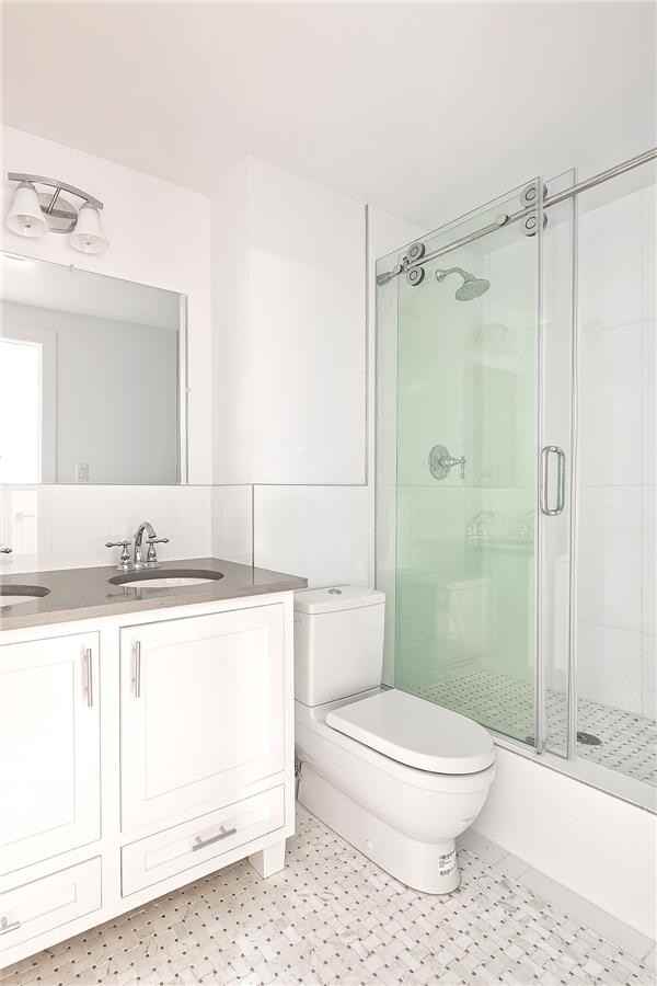 W 97th St #11-L - Photo 3 of 5