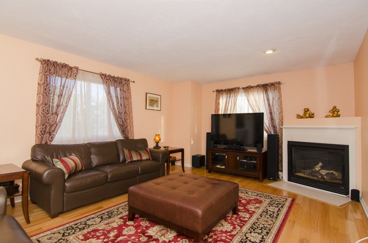 389 Captain Eames Cir - Photo 3 of 16