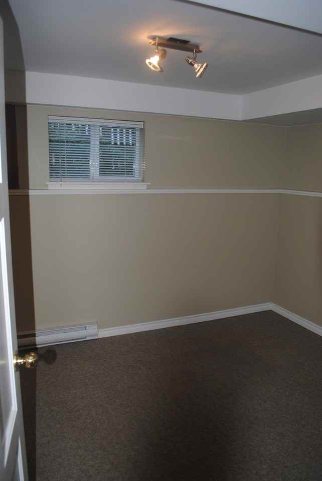 1942 Banbury Rd - Photo 3 of 6