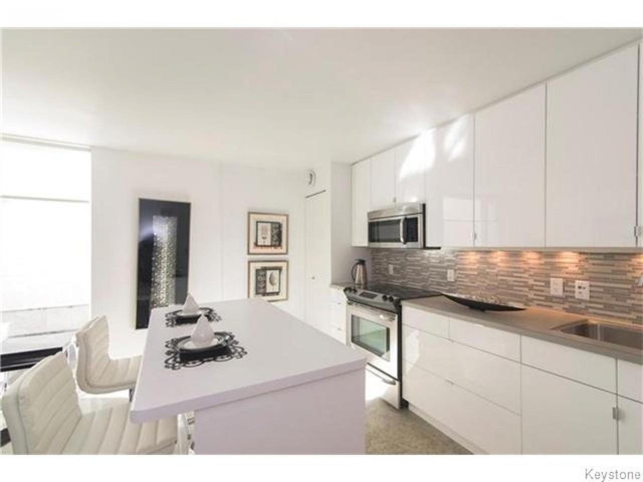 500 Waterfront Dr #5 - Photo 3 of 10