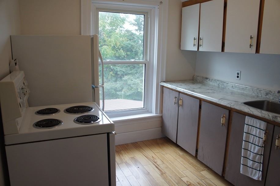 37 Schofield Ave - Photo 3 of 8