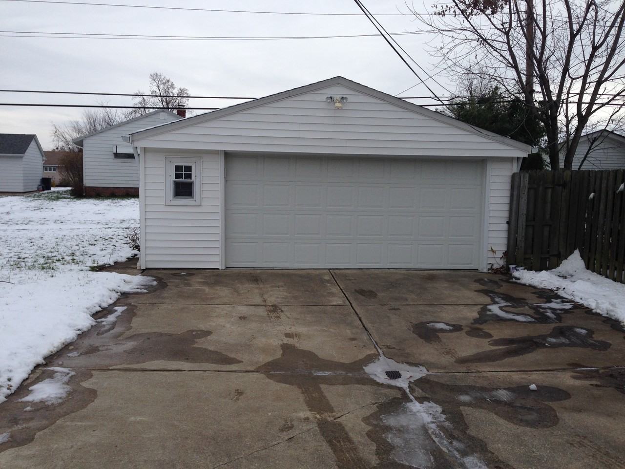1715 Roselawn Rd - Photo 2 of 15