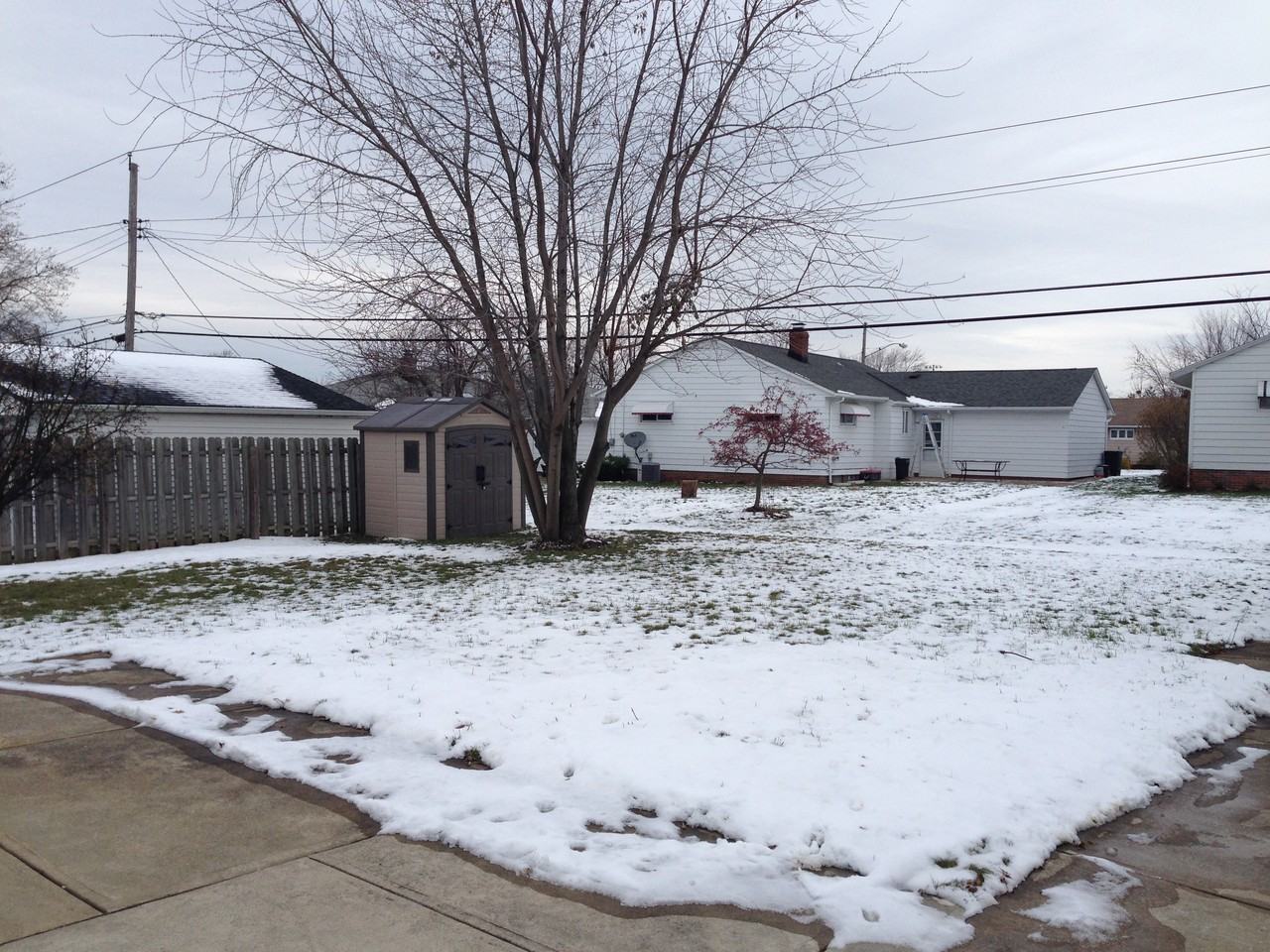 1715 Roselawn Rd - Photo 3 of 15