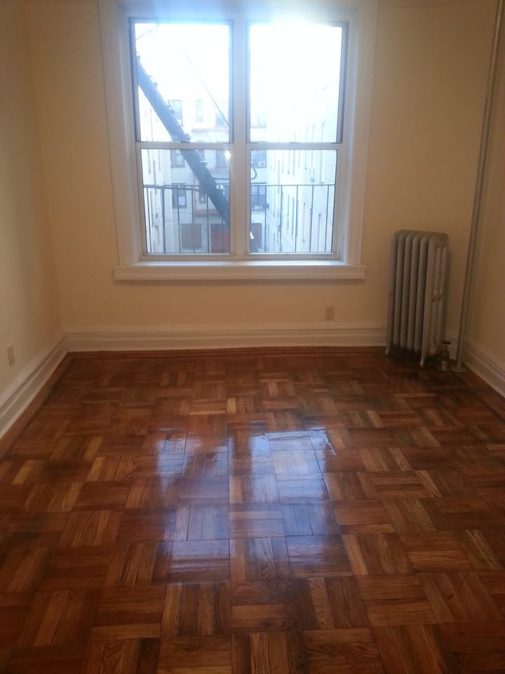 298 Lefferts Ave - Photo 3 of 4