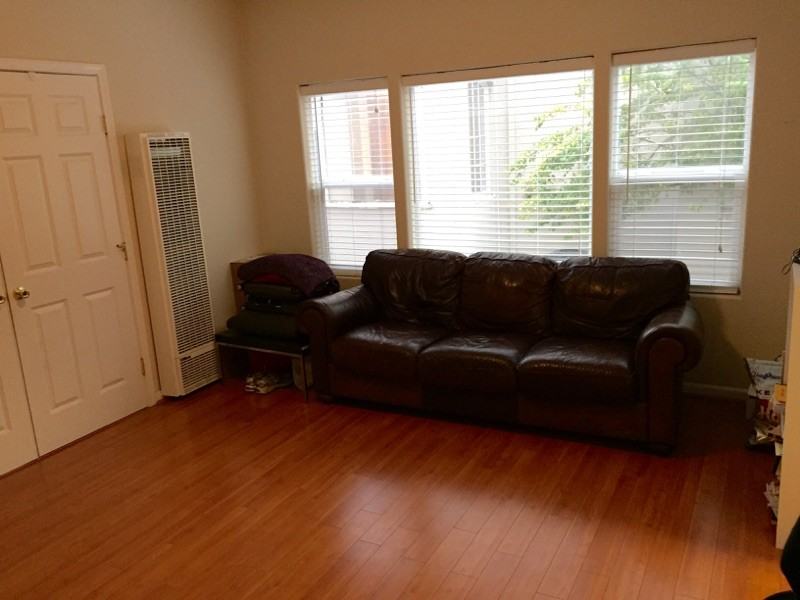 2538 Hillegass Ave - Photo 3 of 6