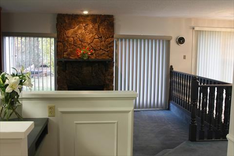 4706 147 St NW - Photo 3 of 5