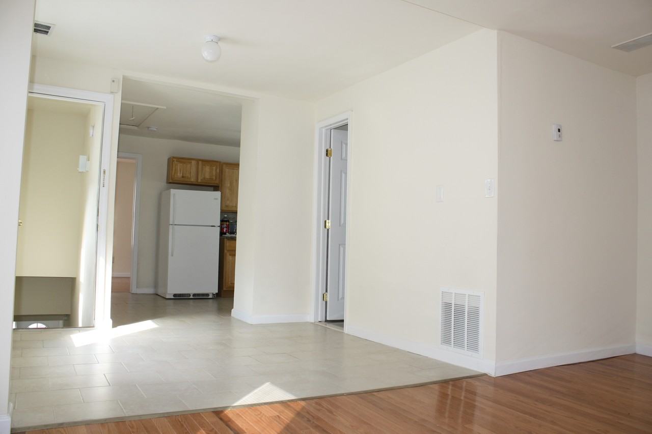 543 Pennsylvania Ave #2 - Photo 3 of 10