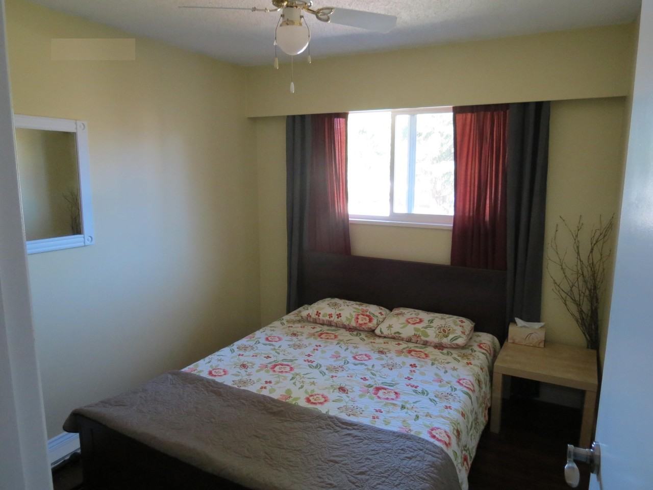 11766 81a Ave - Photo 3 of 14