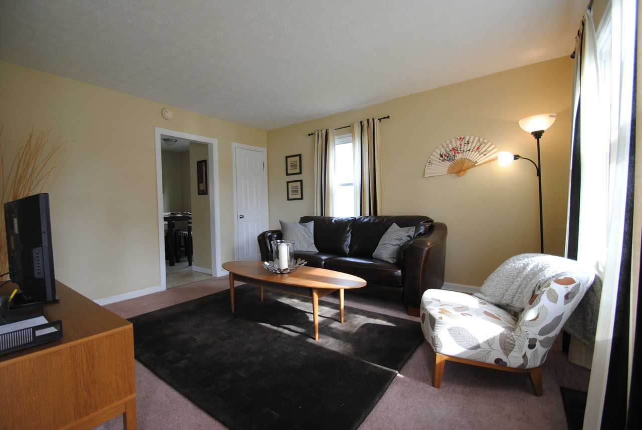 4864 E Broad St - Photo 2 of 5