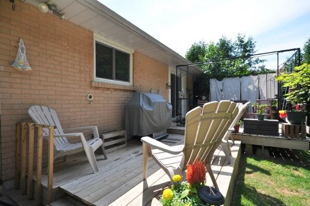 68 Clemens Ave - Photo 2 of 15