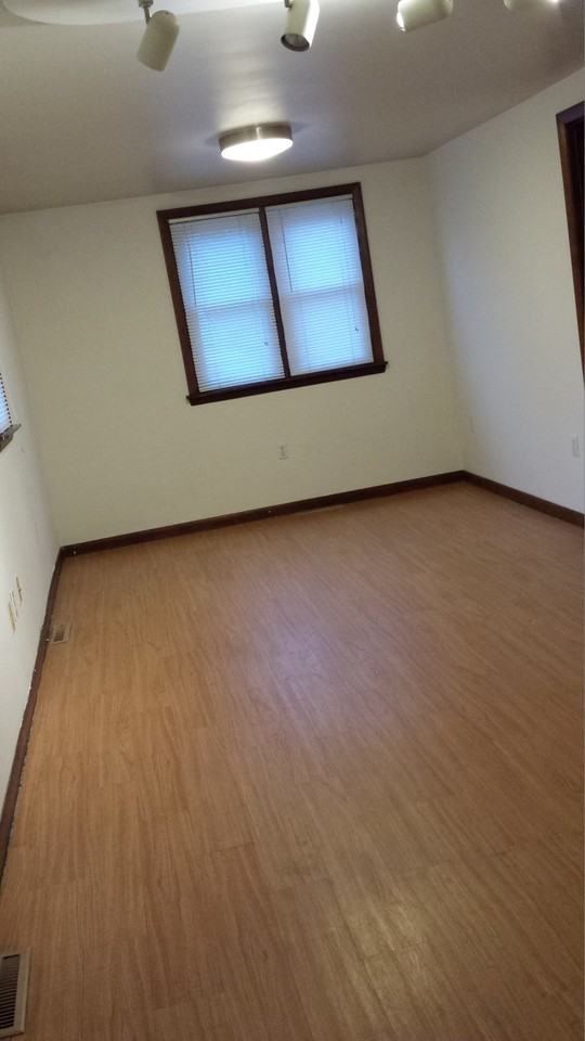 2930 Wabash Ave - Photo 2 of 6