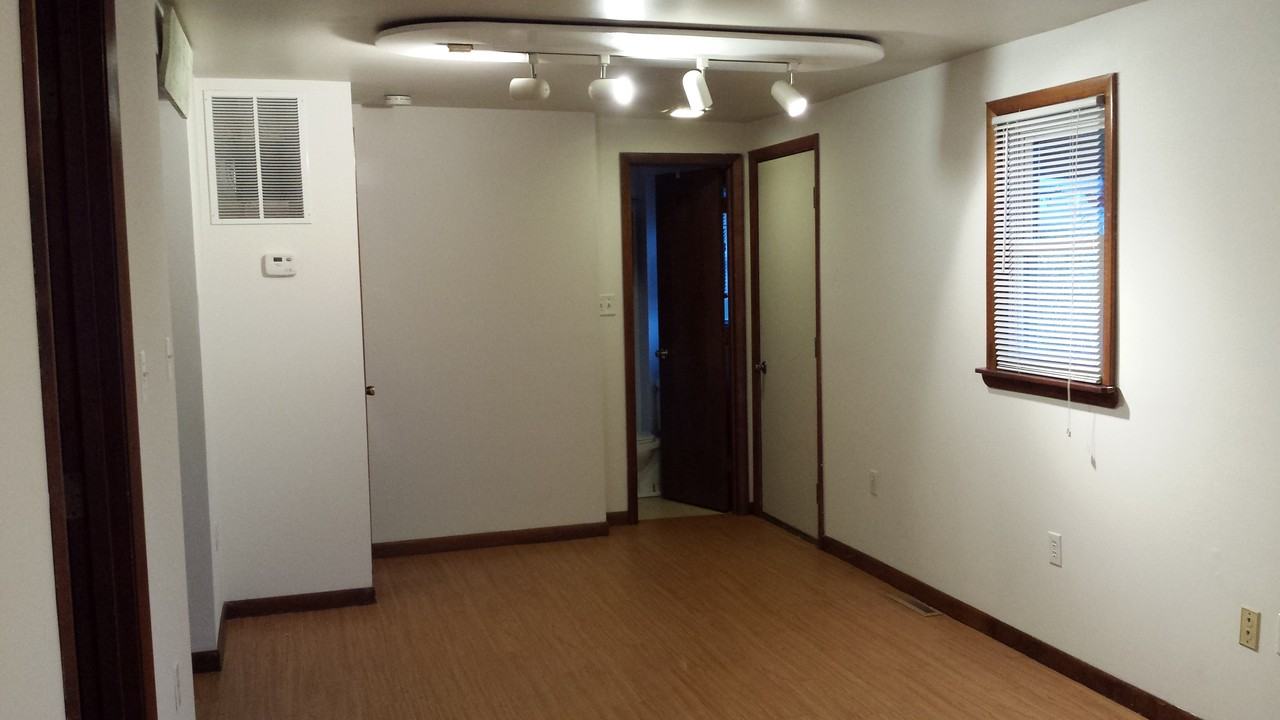 2930 Wabash Ave - Photo 3 of 6