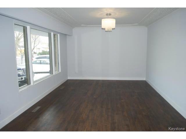 966 McLeod Ave, Winnipeg, MB R2G 2K9, Canada 3 bedroom House Rental