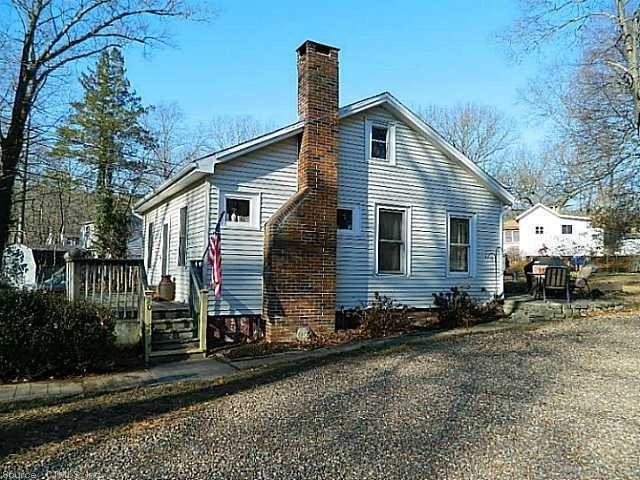 20 Barbara Ave - Photo 2 of 9