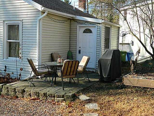 20 Barbara Ave - Photo 3 of 9