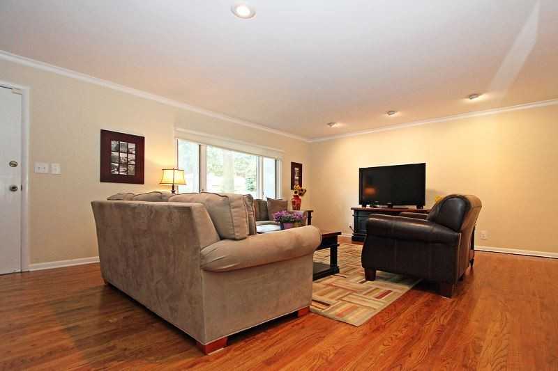 1 Eliot Pl - Photo 3 of 20