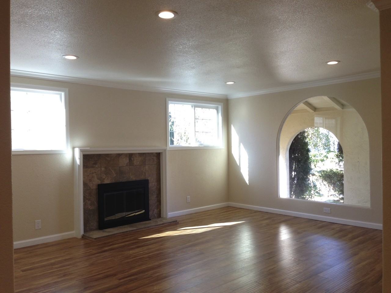 176 Noyo Dr - Photo 2 of 9