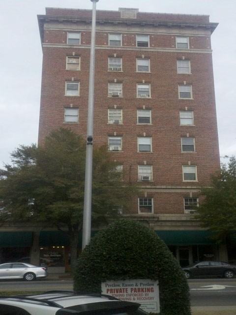 Suffolk Towers Town Apartments - Photo 3 of 12