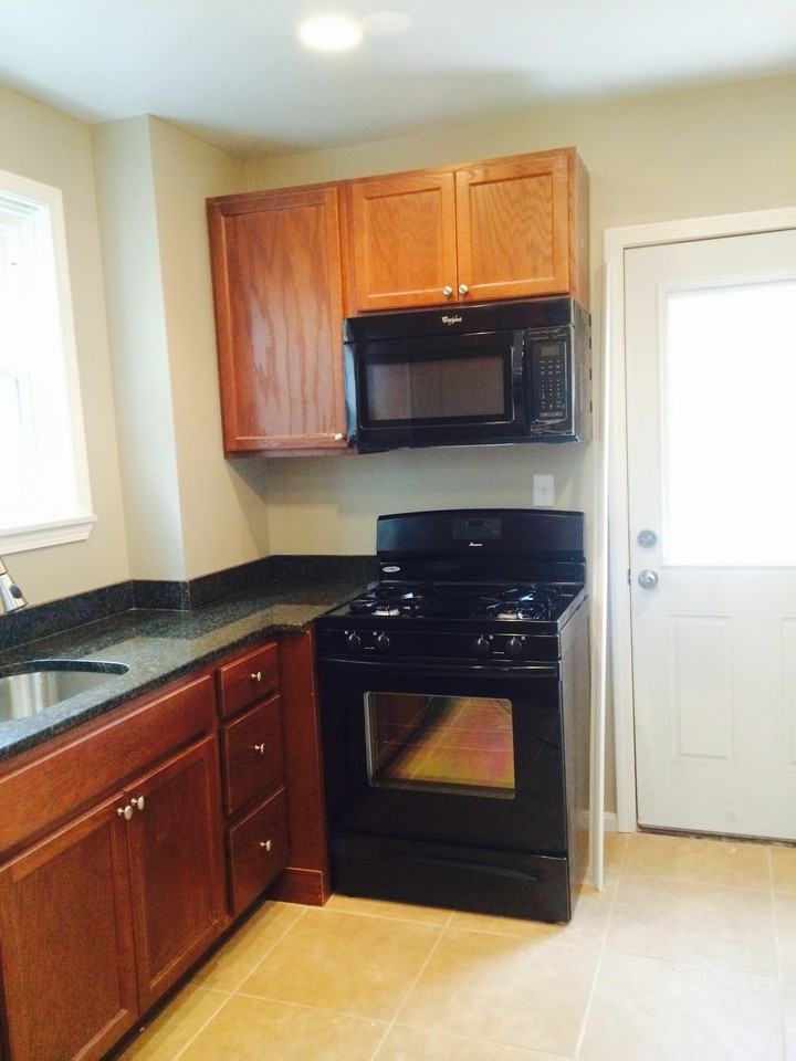 311 Whipple St - Photo 2 of 12