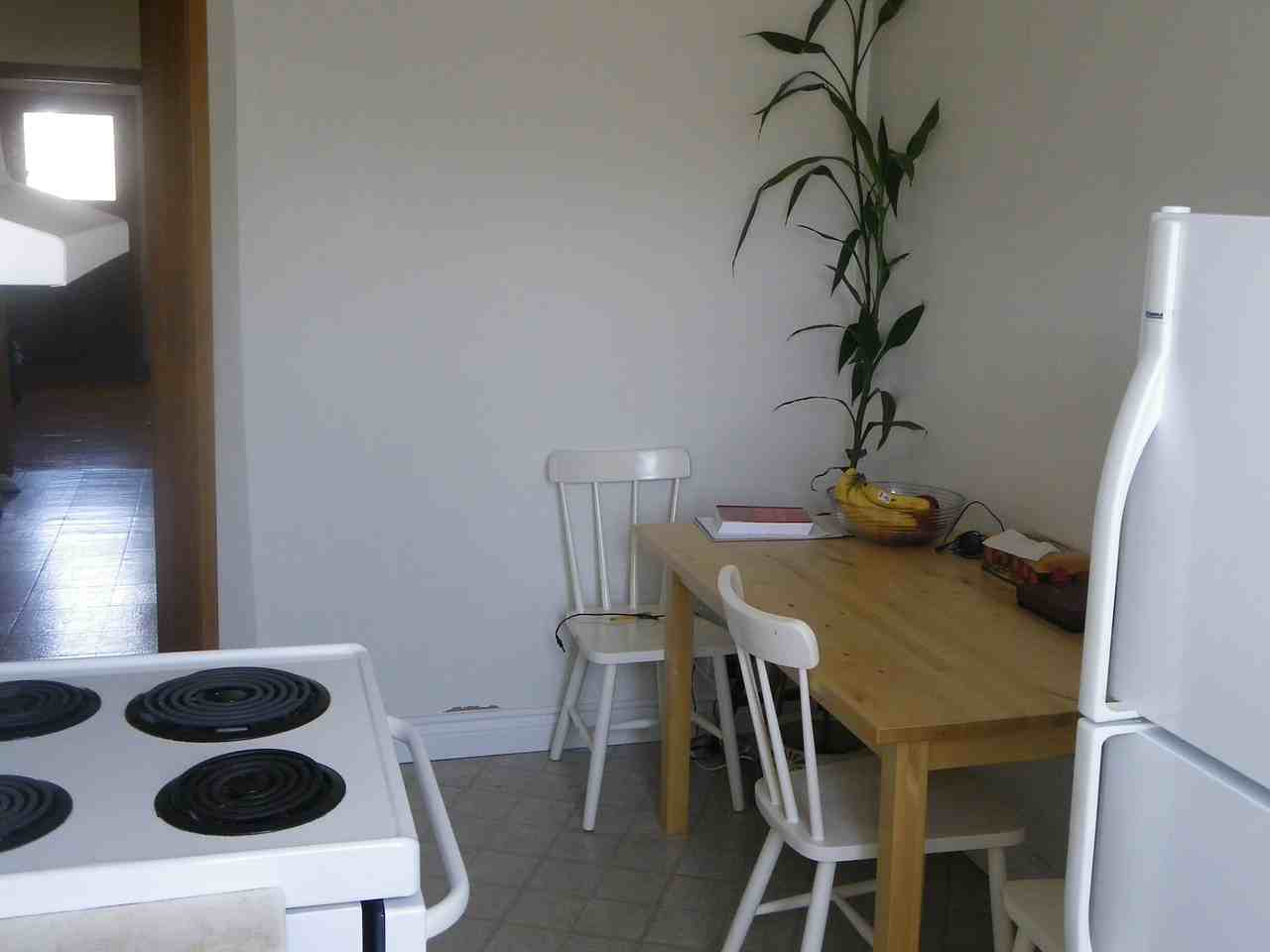 112 Bellevue Ave - Photo 2 of 7