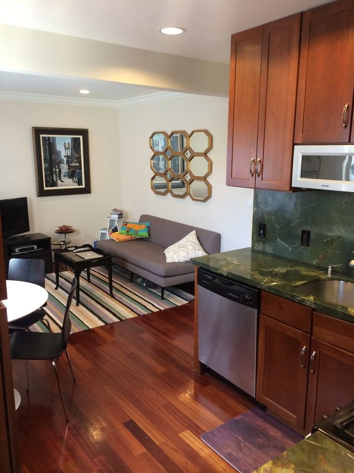 2608 Hyde St - Photo 2 of 5