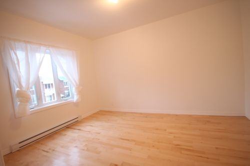 2620 Rue de Cadillac - Photo 2 of 6