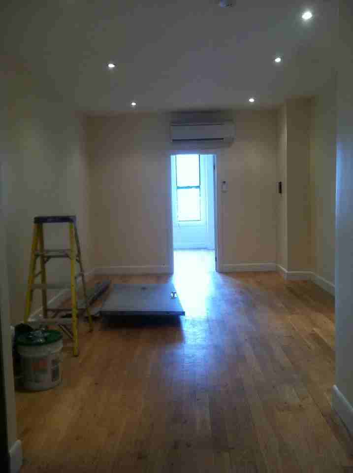 262 Cornelia St 2L - Photo 2 of 6