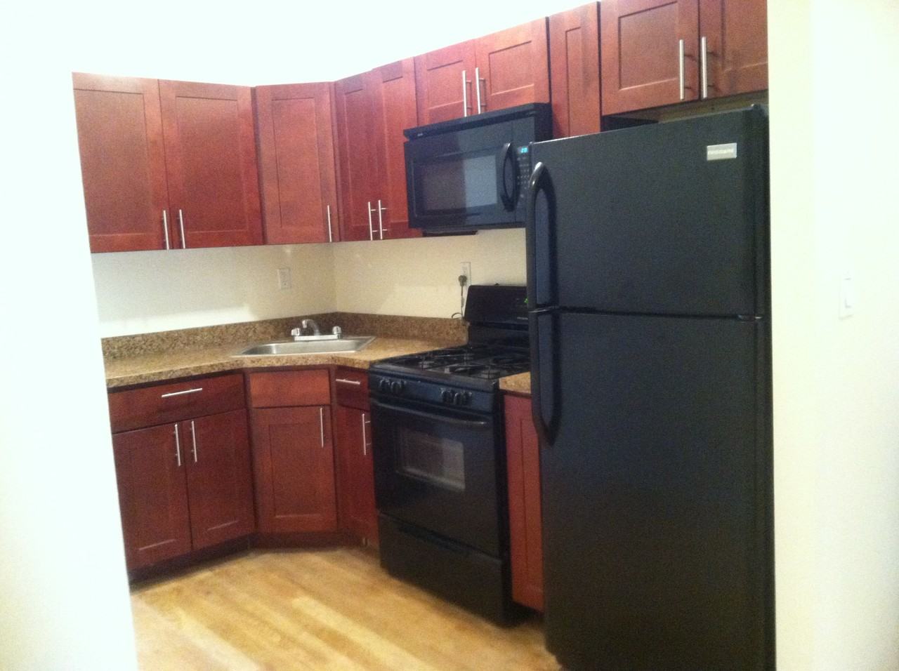 262 Cornelia St 2L - Photo 3 of 6