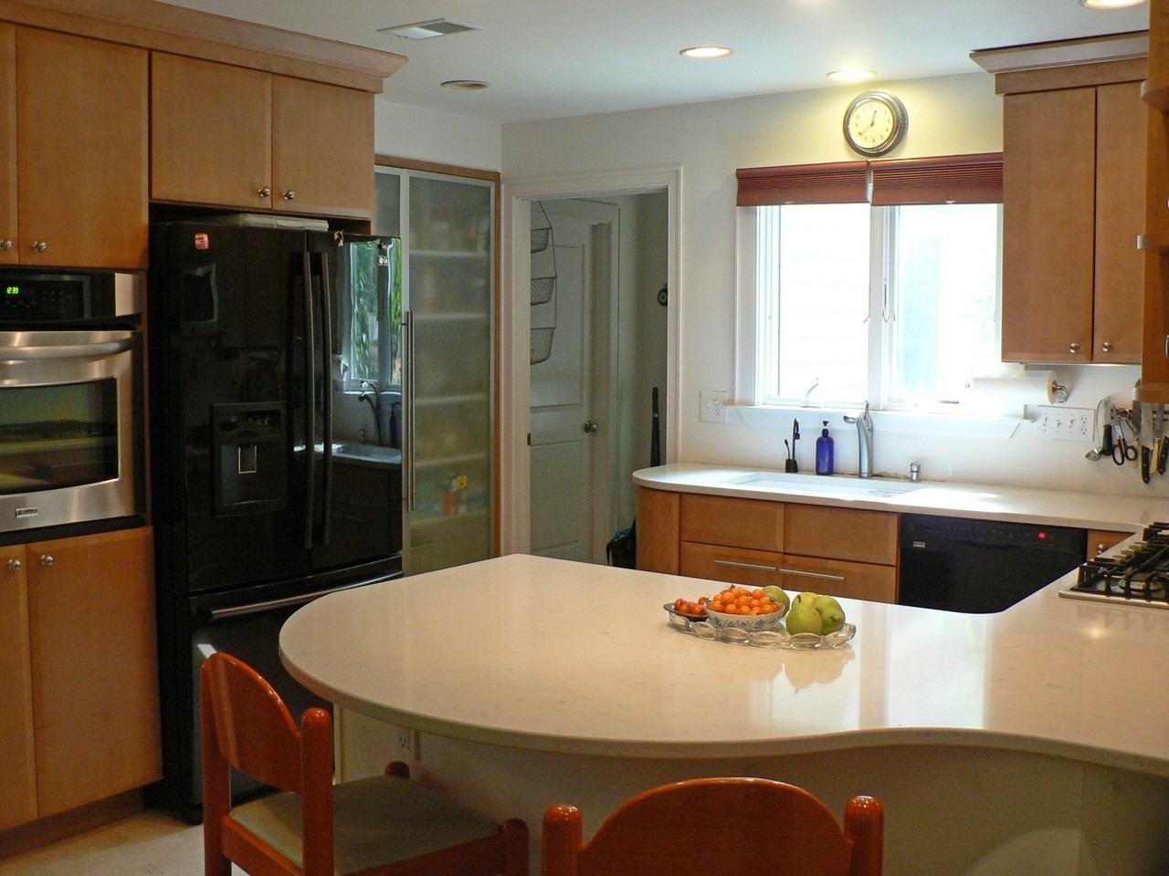 10807 Montrose Ave - Photo 2 of 14