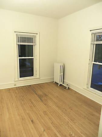 205 S 4th St #D - Photo 3 of 8