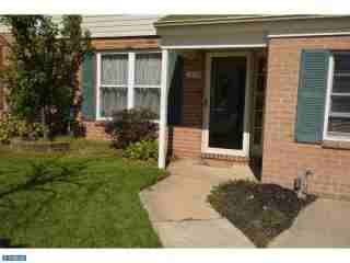 1609 Royal Pl - Photo 2 of 7