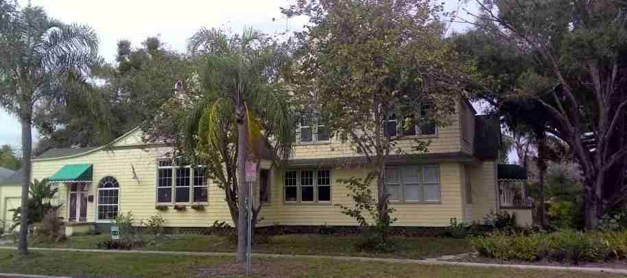 700 28th St N - Photo 2 of 7