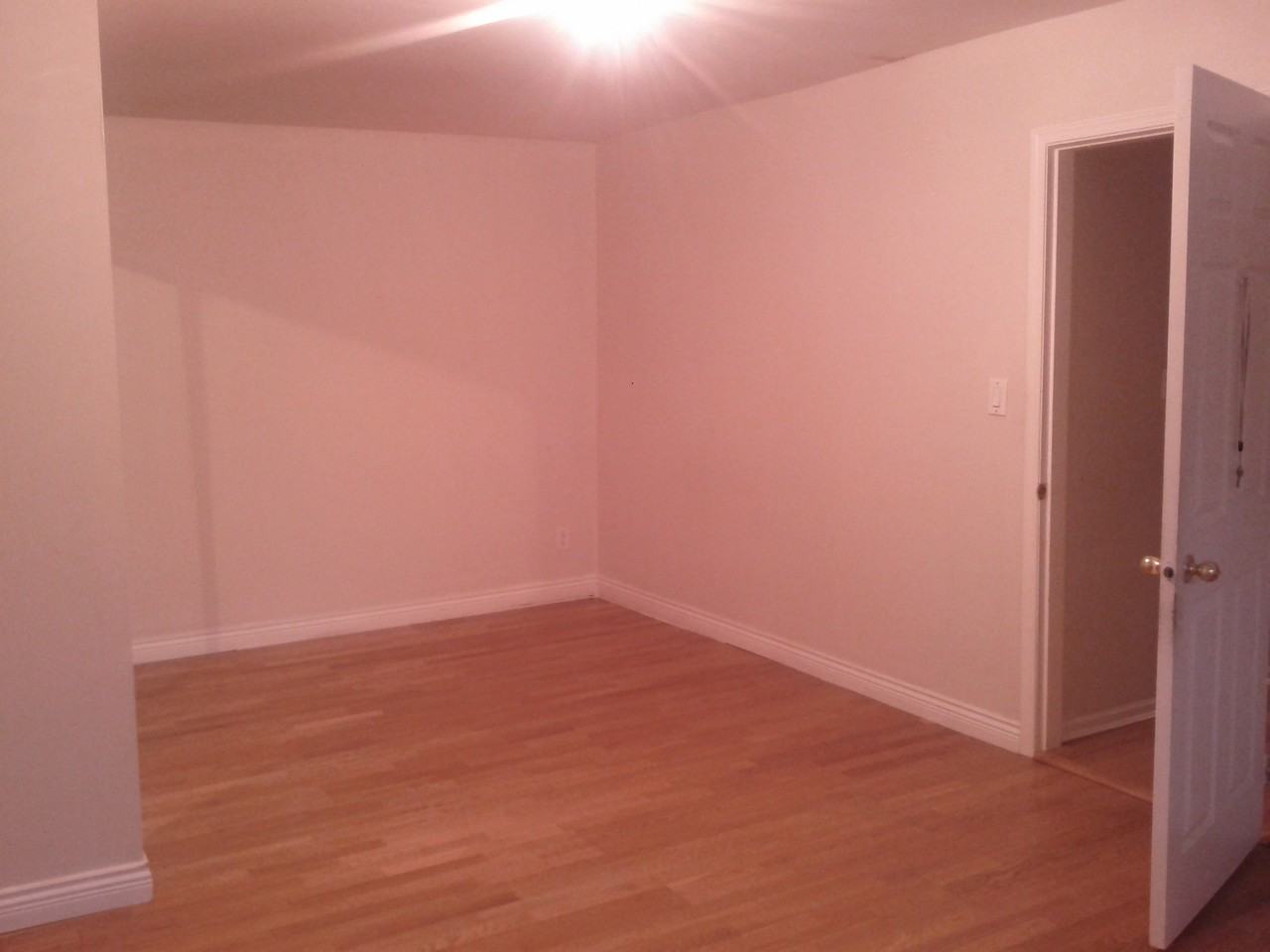 552 28th St W - Photo 2 of 4