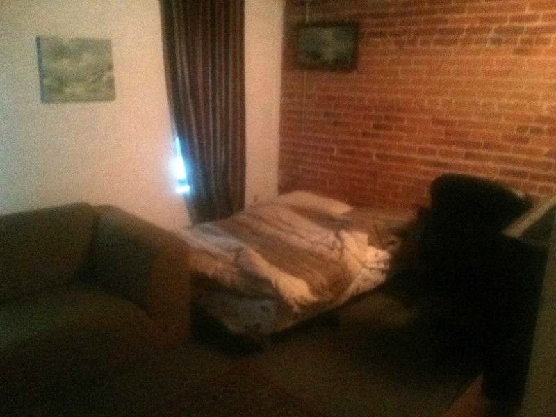 194 Murray St - Photo 3 of 5