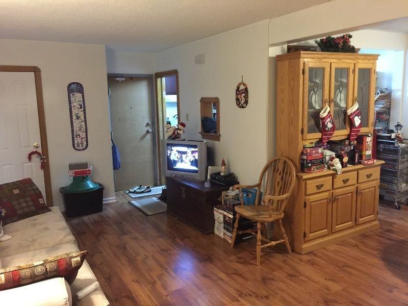 107 Sixth St - Photo 3 of 8