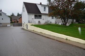 133 Penetang St #1 - Photo 3 of 5