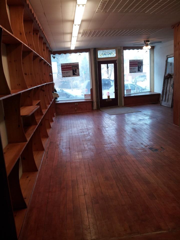 25 Queen St #1 - Photo 2 of 3